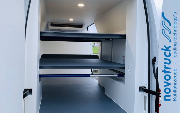  novotruck Kühlfahrzeuge - leading technology's. Kühltransporter mit Regalböden, höhenverstellbar mit Klemmstange und Airlineschienen 