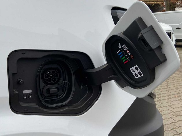 Elektrischer Kühltransporter von novotruck für emissionsfreie Lieferketten