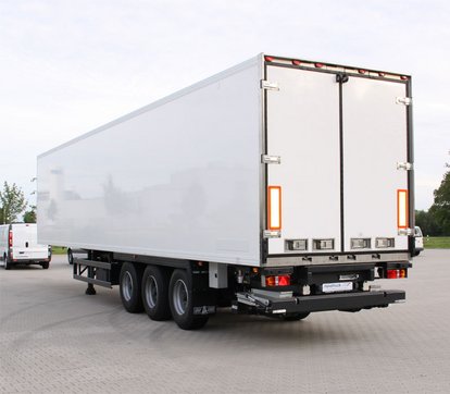 novotruck_sattelauflieger_heck