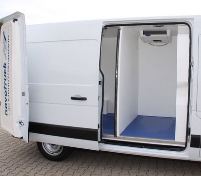 Kühltransporter Kühlfahrzeug Kofferaufbau mit Trennwand fix