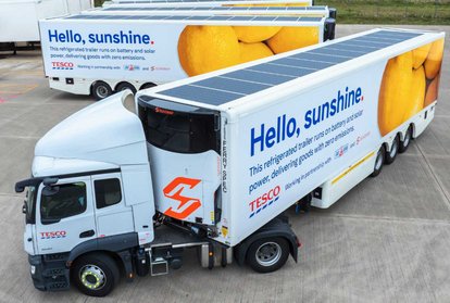 Doppeldeck-Kühlauflieger für RDC-Logistik