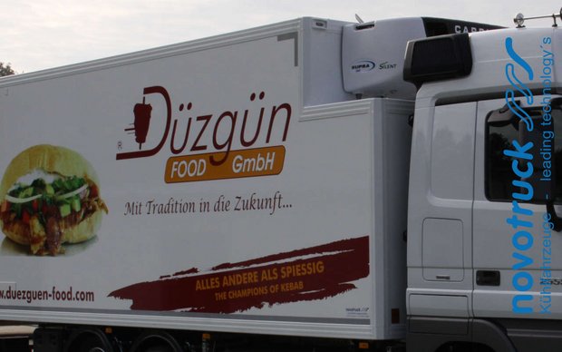Kühlaufbau von novotruck mit integrierter Kälteanlage - so bleibt das Fahrerhaus unbeschnitten  