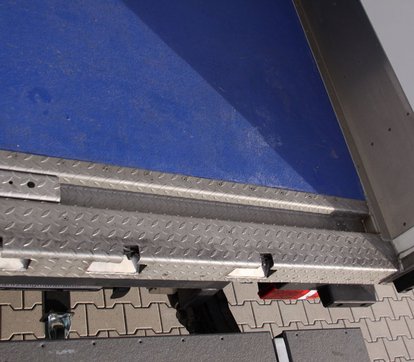 novotruck trailer mit Wasserablauf 