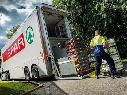 Doppeldeck-Kühlauflieger von novotruck